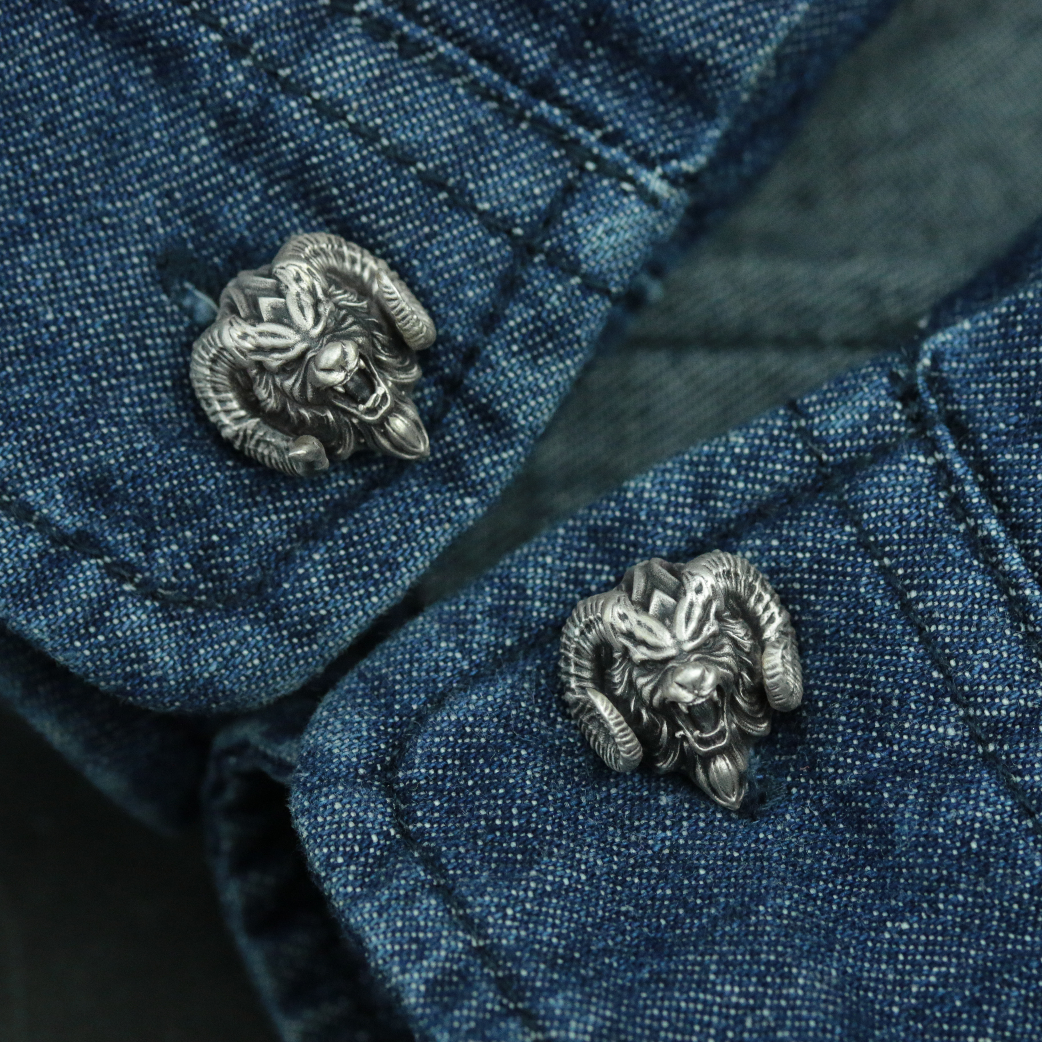 シルバー925の幻獣白と風獅子頭のラムヘッドカフス、メンズラムカフス、シルバー結婚祝いカフス 15,696円