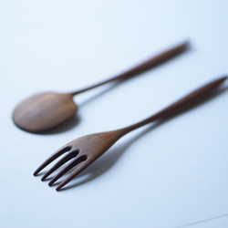 （訂製）大號木質湯匙和叉子套裝（胡桃木） 第4張的照片