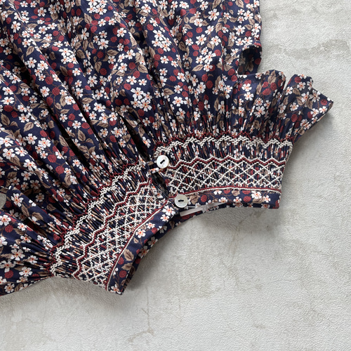 libertyfabricスモッキング刺繍ビショップワンピース 子供服