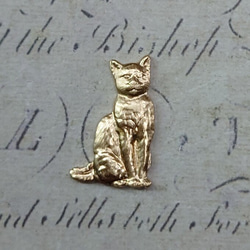 BEHOLD− おすわり 猫 カン無し 2個 真鍮製 短毛種 S ネコ アメリカ製 スタンピング ヴィンテージ風 1枚目の画像