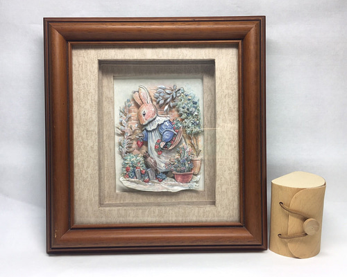 欧風立体紙彫刻、野ばらの里のうさぎ、いちご狩り、ペーパートール