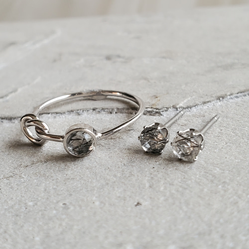 ルチルクォーツ結びリングRS-221、華奢天然石リング、重ね付けにお