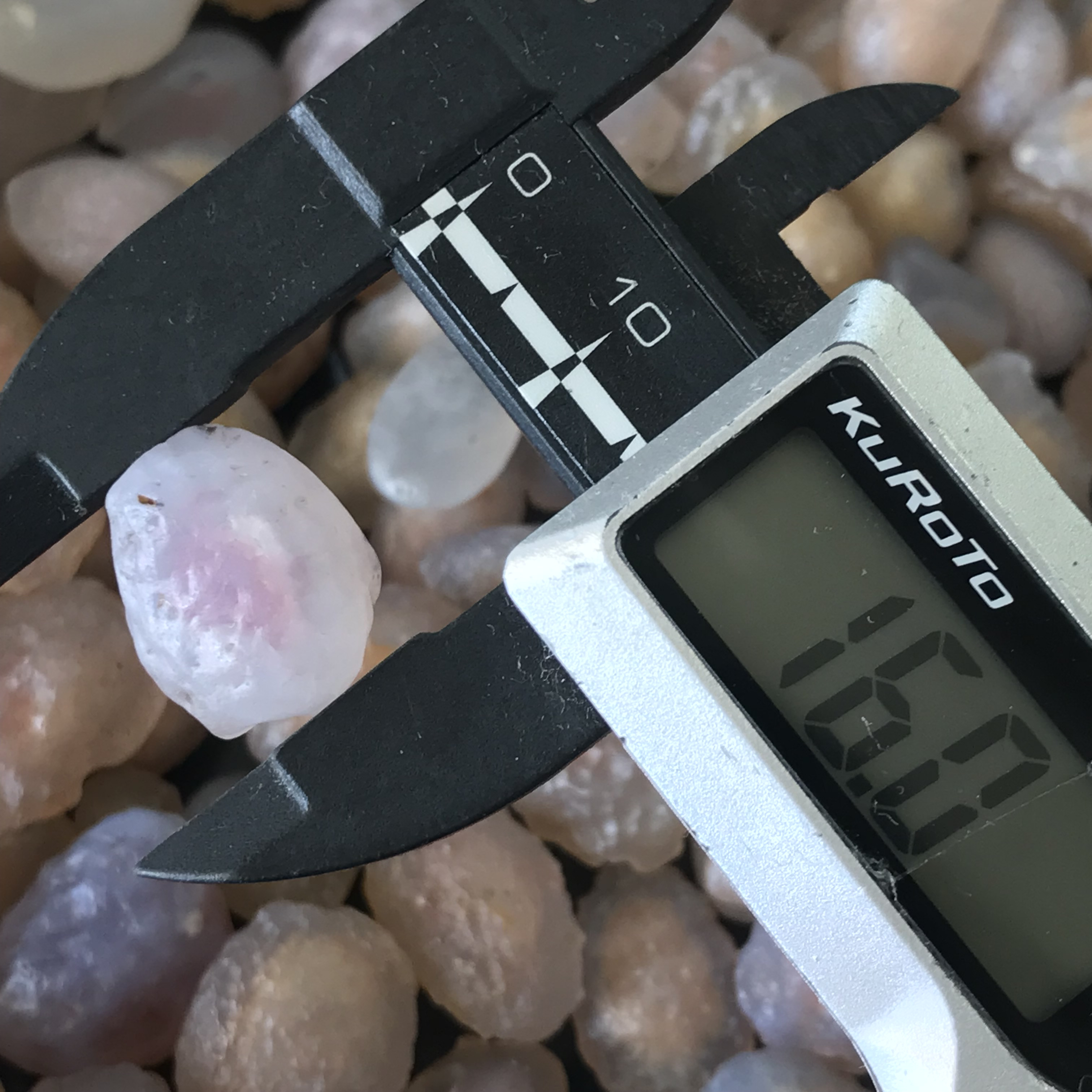 ゴビ石−946 ゴビ瑪瑙　原石　190個