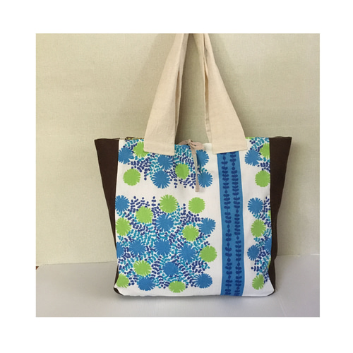 ☆再出品 大容量 くったりトートバッグ ブルーとグリーンの花畑 トート  