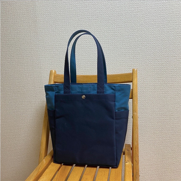 「Box Tote」垂直通勤「礦物藍 x 海軍藍」/倉敷帆布 8 號 [客製化] 第2張的照片