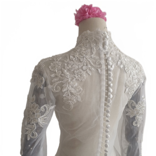 ボレロ 花柄のモチーフ刺繍が美しく くるみボタン 長袖 ブライダル  