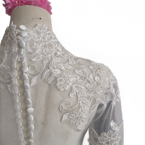 ボレロ 花柄のモチーフ刺繍が美しく くるみボタン 長袖 ブライダル  