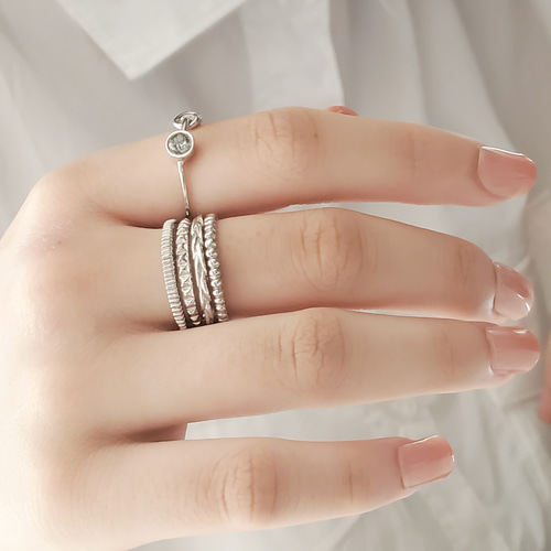 メンズライクなシルバーレイヤード4連リング、RS-219個性的ペアリング