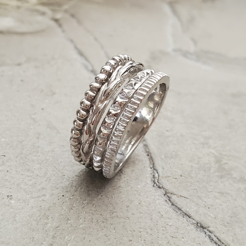 メンズライクなシルバーレイヤード4連リング、RS-219個性的ペアリング