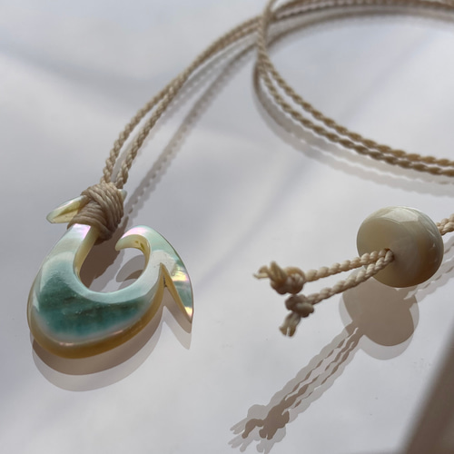 夜光貝 フィッシュフック -S- ネックレス・ペンダント O.R 通販