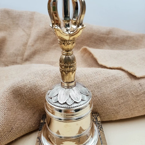 法器 真言宗 鐘 真鍮製 金剛鈴 仏教美術 密教パワー 法具 17cm その他
