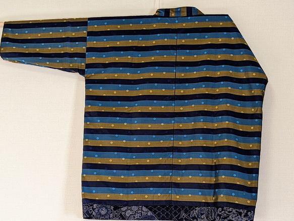 Creema限定　着物生地を使ったリバーシブルでも着れる半纏です。裏も表も絹生地で軽い。両方楽しめます。贈り物に! 7枚目の画像