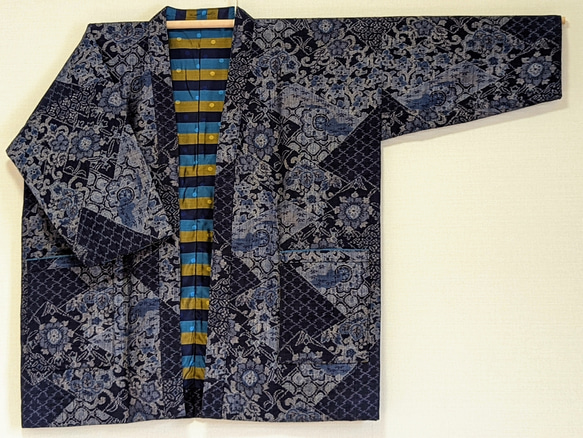 Creema限定　着物生地を使ったリバーシブルでも着れる半纏です。裏も表も絹生地で軽い。両方楽しめます。贈り物に! 1枚目の画像