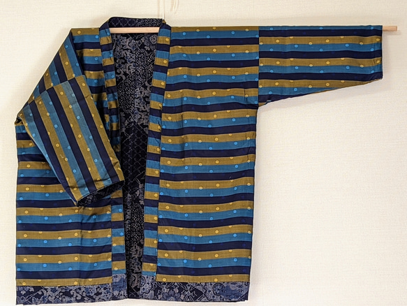 Creema限定　着物生地を使ったリバーシブルでも着れる半纏です。裏も表も絹生地で軽い。両方楽しめます。贈り物に! 5枚目の画像