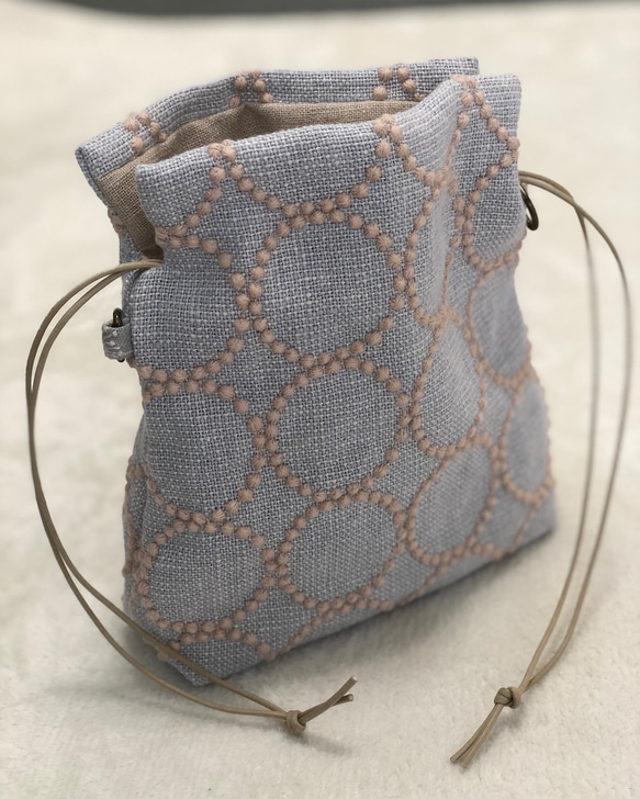 ミナペルホネン タンバリン エアリーポシェット ハンドメイド エアリーポシェット 縦型 ミナペルホネン タンバリン グレー
