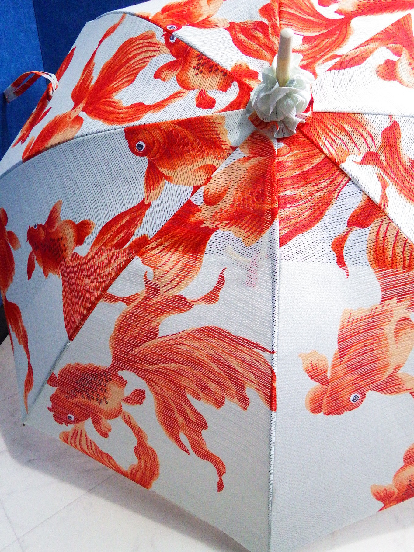 浴衣から生まれた日傘　おそるべき 君らの乳房夏来たる【岡重】