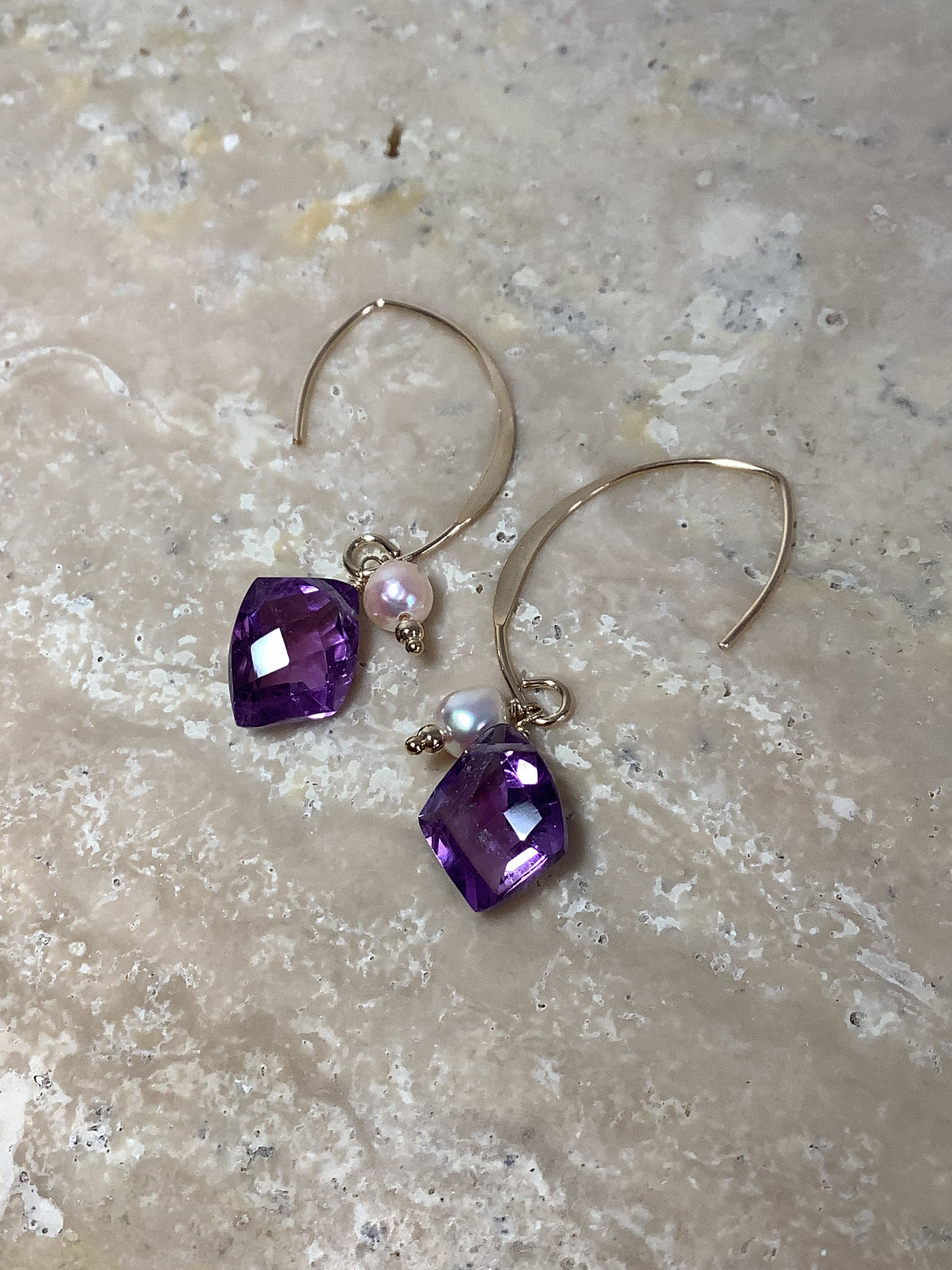 アメジストとあこや真珠のﾏｰキスピアス