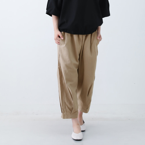 529u*美品 群言堂 登美 リネン100％ 麻 シャンブレー バルーン パンツ 新色入荷〉麻パンツのタックポケットとバルーンタイプ | 石見