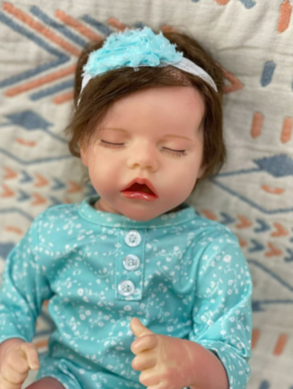 リボーンドール クローズアイ 幸せそうな寝顔 【公式通販】