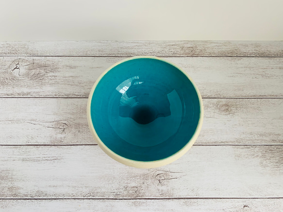 夏のトルコ青釉　ボール中鉢（青×白） 5枚目の画像