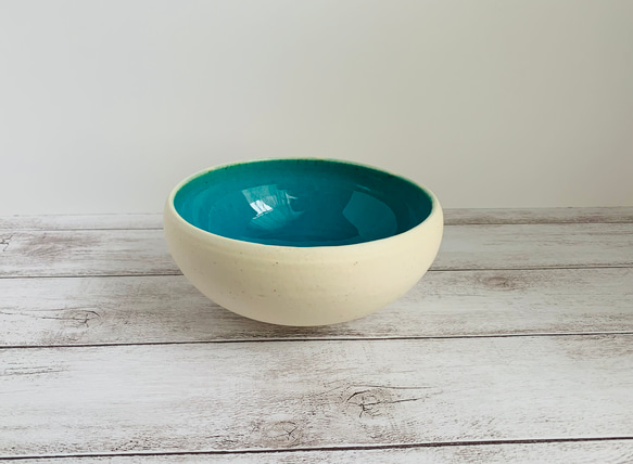 夏のトルコ青釉　ボール中鉢（青×白） 1枚目の画像