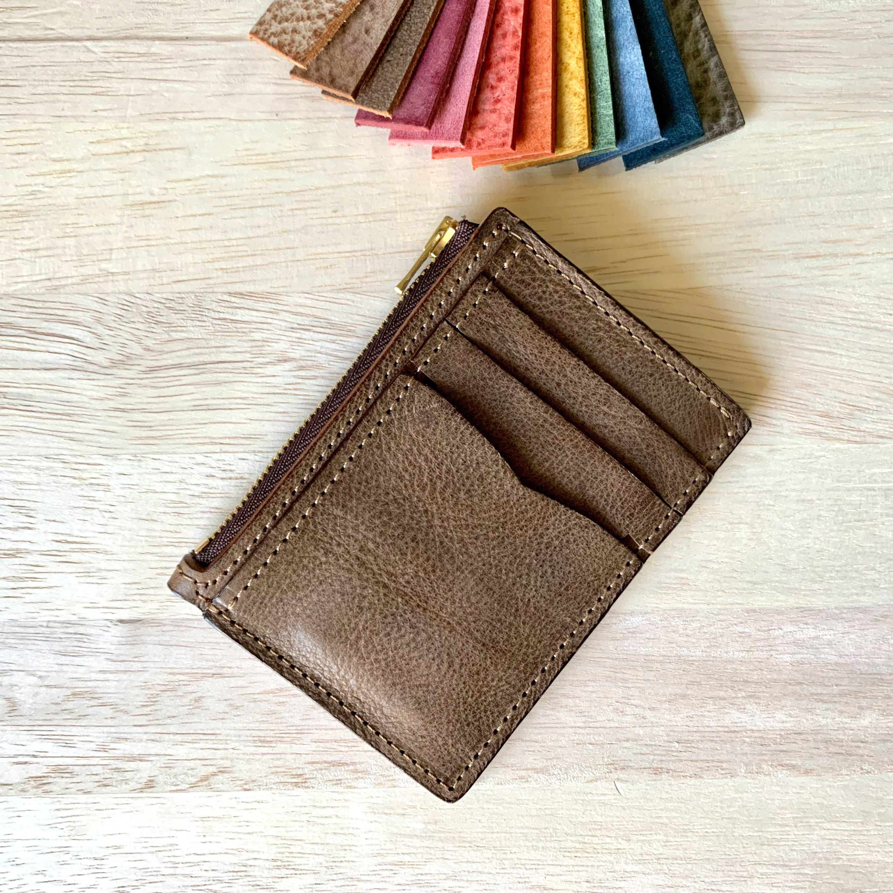 ミニマルジップウォレット/色:モカ/オイルワックス/(マチ付きフラグメントケース)