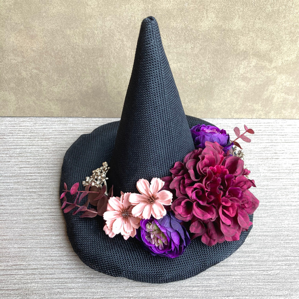 【ハロウィン】お花たっぷりのウィッチハットアレンジ　witch hat／魔女の帽子　 4枚目の画像