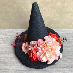 【ハロウィン】お花たっぷりのウィッチハットアレンジ　witch hat／魔女の帽子　 3枚目の画像