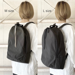 モノリス　ブラック　PCポケット付きの大きめのリュック　２サイズ展開　ナイロン　 7枚目の画像