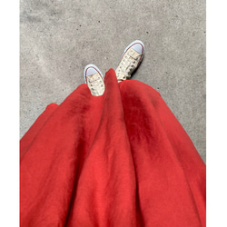 RATA❤️長度可以選擇❣️搖曳優美❤️腰線俐落的長裙❤️成人朱紅色❤️粗麻混紡❤️ 第4張的照片