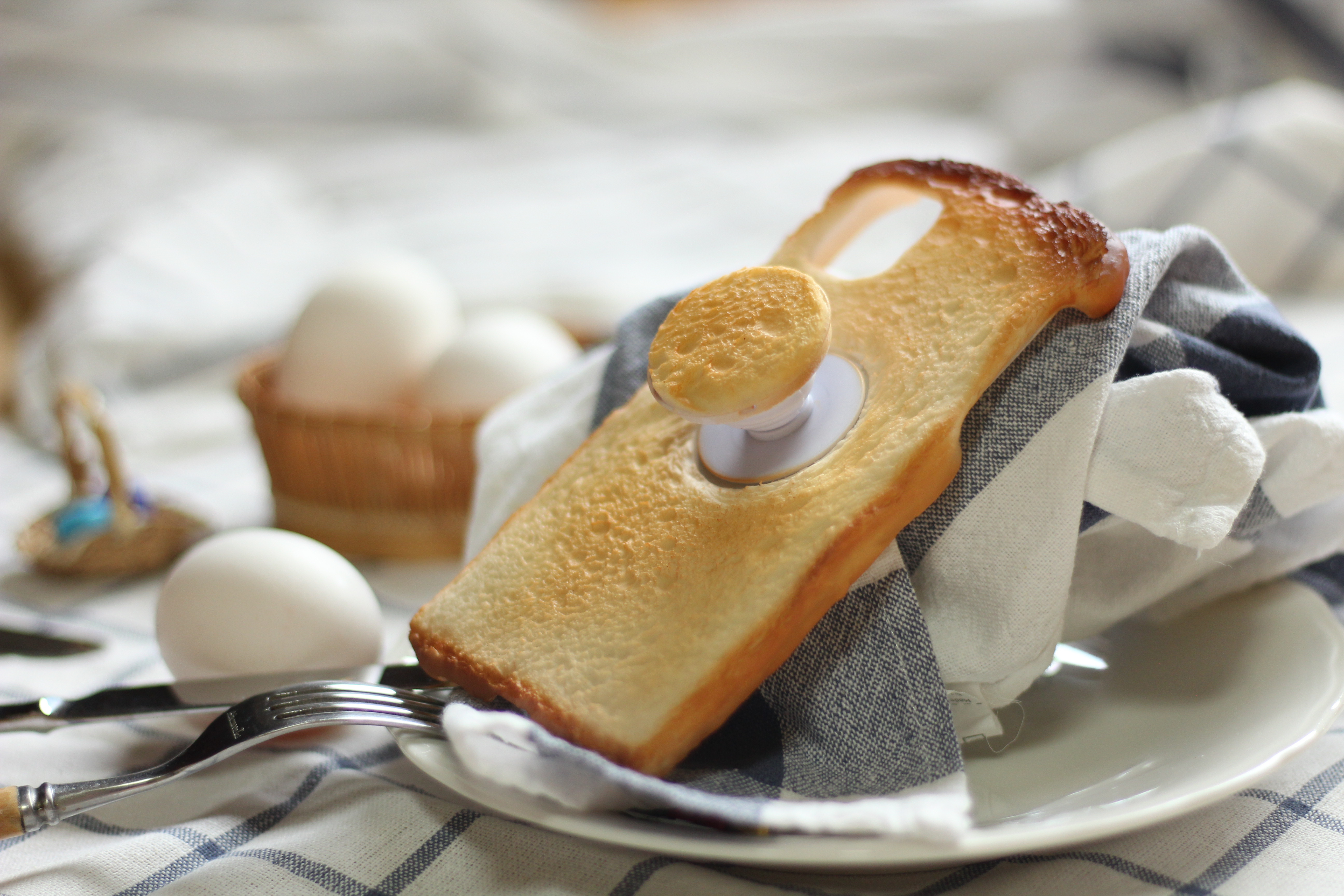 1カ月待ち〈iPhone/Android 全機種対応〉妖精のトーストのスマホケース　＊iphone16対応＊グリップ付き