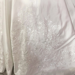 華やか ウェディングドレス 純白 高級刺繍 光沢サテン 憧れのドレス 花嫁/ブライズメイド/結婚式 5枚目の画像