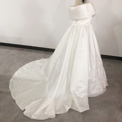 華やか ウェディングドレス 純白 高級刺繍 光沢サテン 憧れのドレス 花嫁/ブライズメイド/結婚式 2枚目の画像