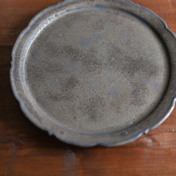 金属のような風合　輪花皿 22cm　アンティークゴールド陶器 3枚目の画像