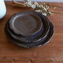 金属のような風合　輪花皿 22cm　アンティークゴールド陶器 7枚目の画像
