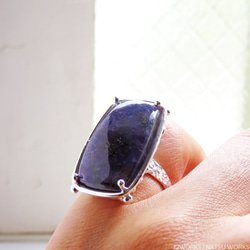 ブラッドショット アイオライト リング / Bloodshot Iolite Ring 5枚目の画像