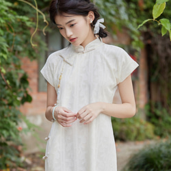 白色 條紋碎花溫柔古法少女旗袍 新中式中秋春節風改良洋裝連身裙 第7張的照片