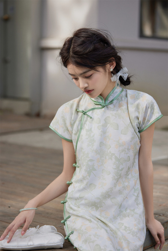 綠色邊 復古碎花雪紡古法少女旗袍 新中式中秋春節改良連身裙洋裝 第4張的照片
