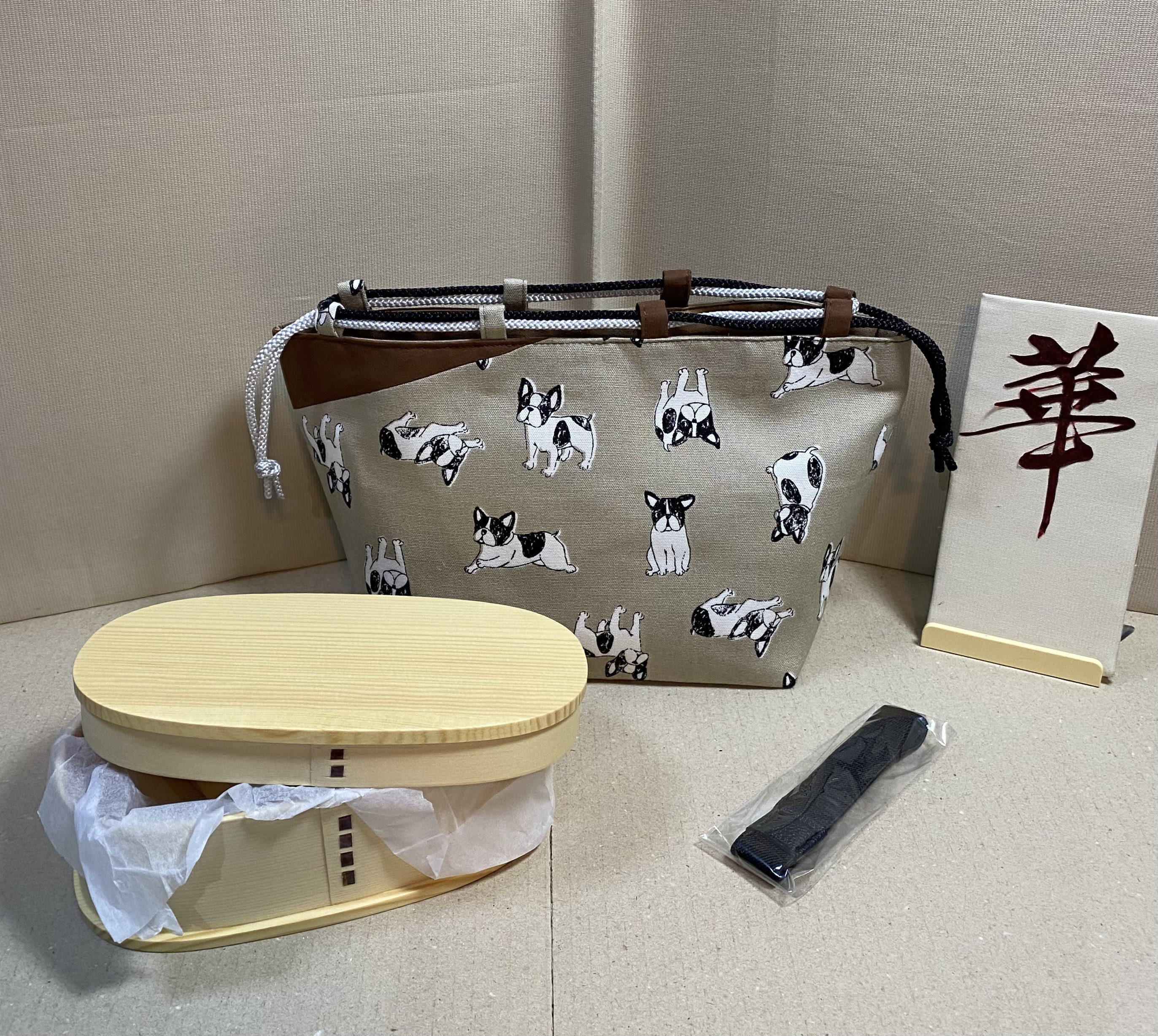 4点セット　ワンちゃん柄巾着　560ccMサイズ白わっぱ弁当箱　箸袋　ゴムバンド