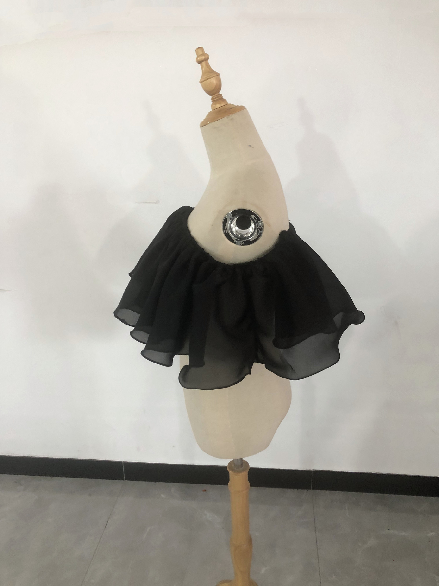 ウエディングドレス ブラック 色 オフショルダー　色直し　サイズ調整可能