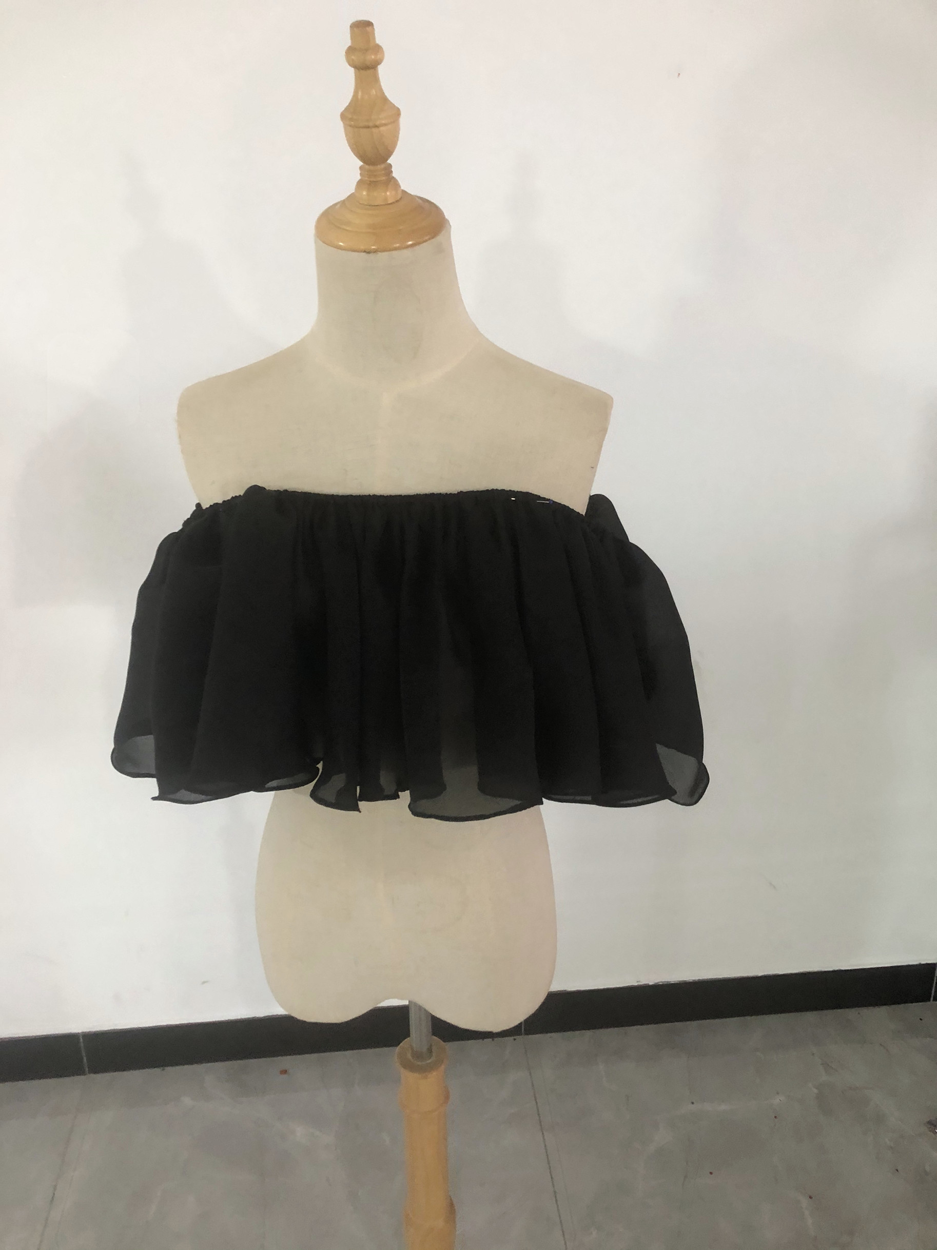 ウエディングドレス ブラック 色 オフショルダー　色直し　サイズ調整可能