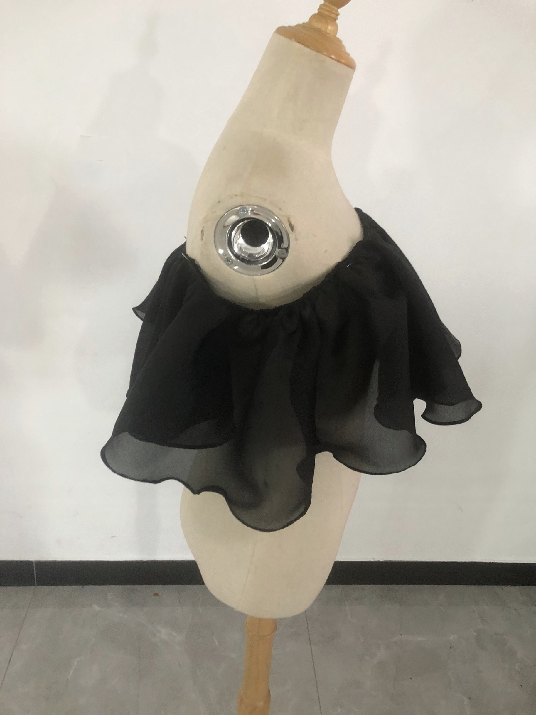 ウエディングドレス ブラック 色 オフショルダー　色直し　サイズ調整可能