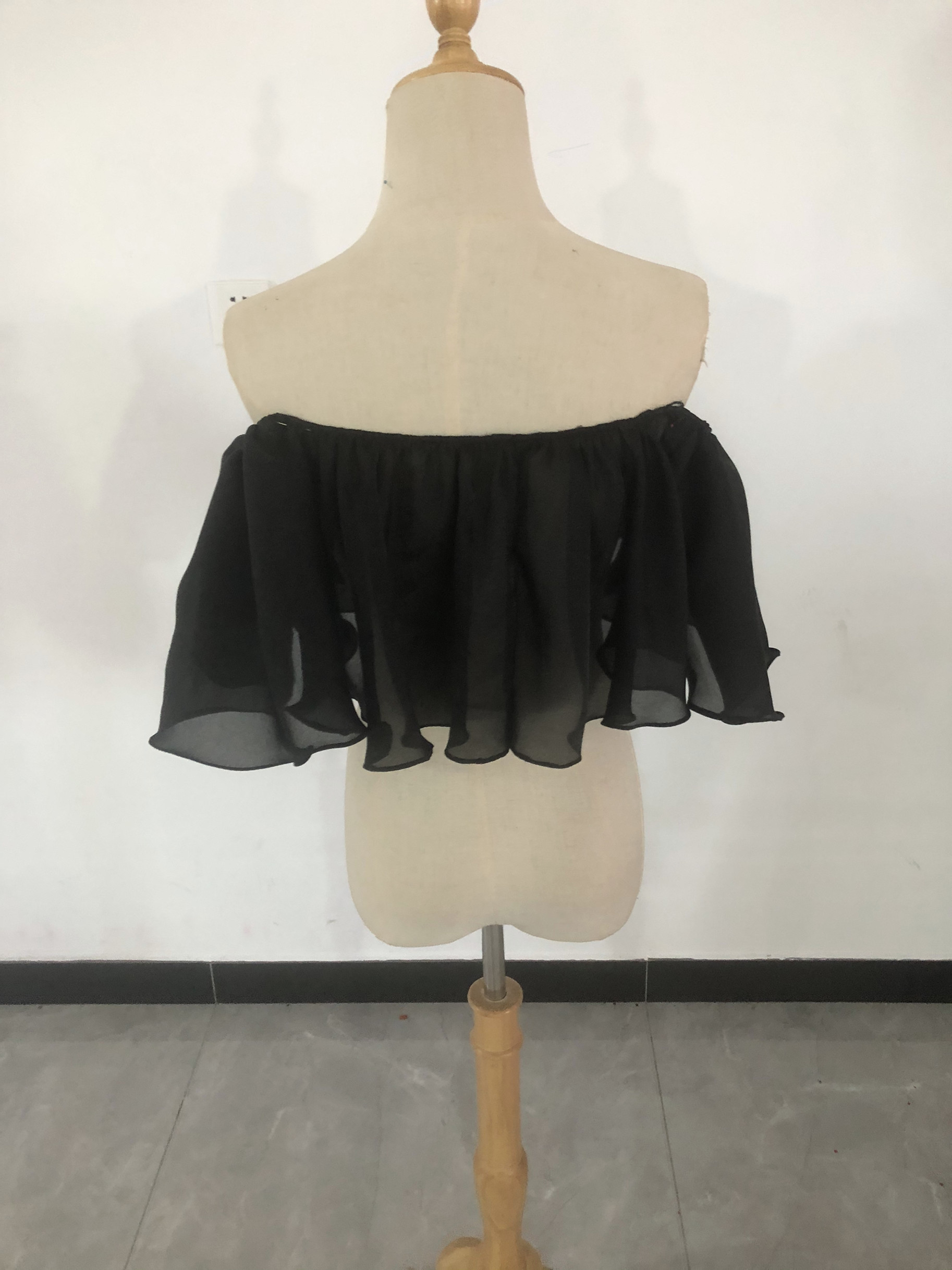 ウエディングドレス ブラック 色 オフショルダー　色直し　サイズ調整可能