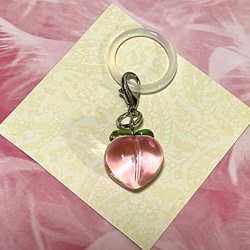 人気❤︎【送料無料】♡ ピンクの可愛い桃 ❤︎チャーム　アンブレラマーカー♡可愛い傘のアクセサリークリア＆ミルキーピンク 2枚目の画像