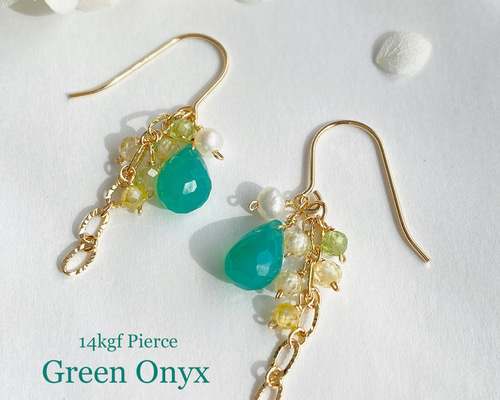 感謝祭】14kgf グリーンオニキスの房ピアス ac/526 ピアス（フック