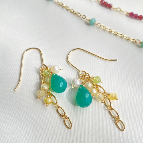 感謝祭】14kgf グリーンオニキスの房ピアス ac/526 ピアス（フック