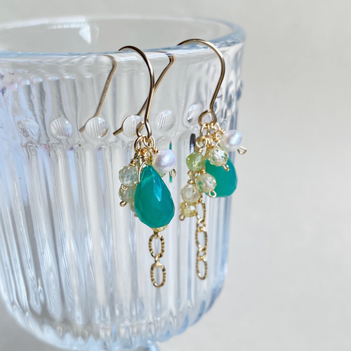 感謝祭】14kgf グリーンオニキスの房ピアス ac/526 ピアス（フック