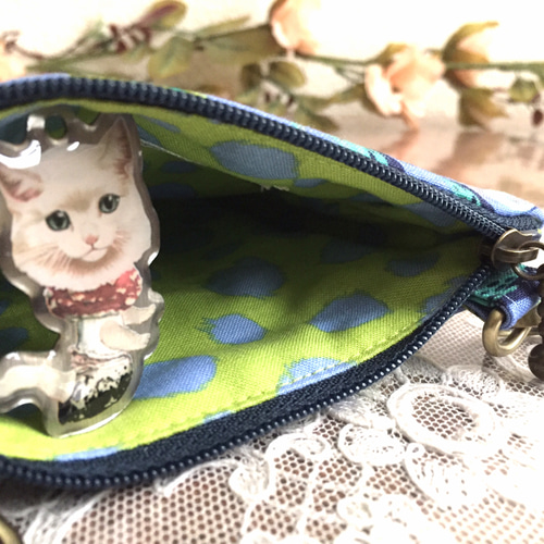 サイケなイケイケ猫ちゃんのスマホポシェット：サコッシュ スマホ