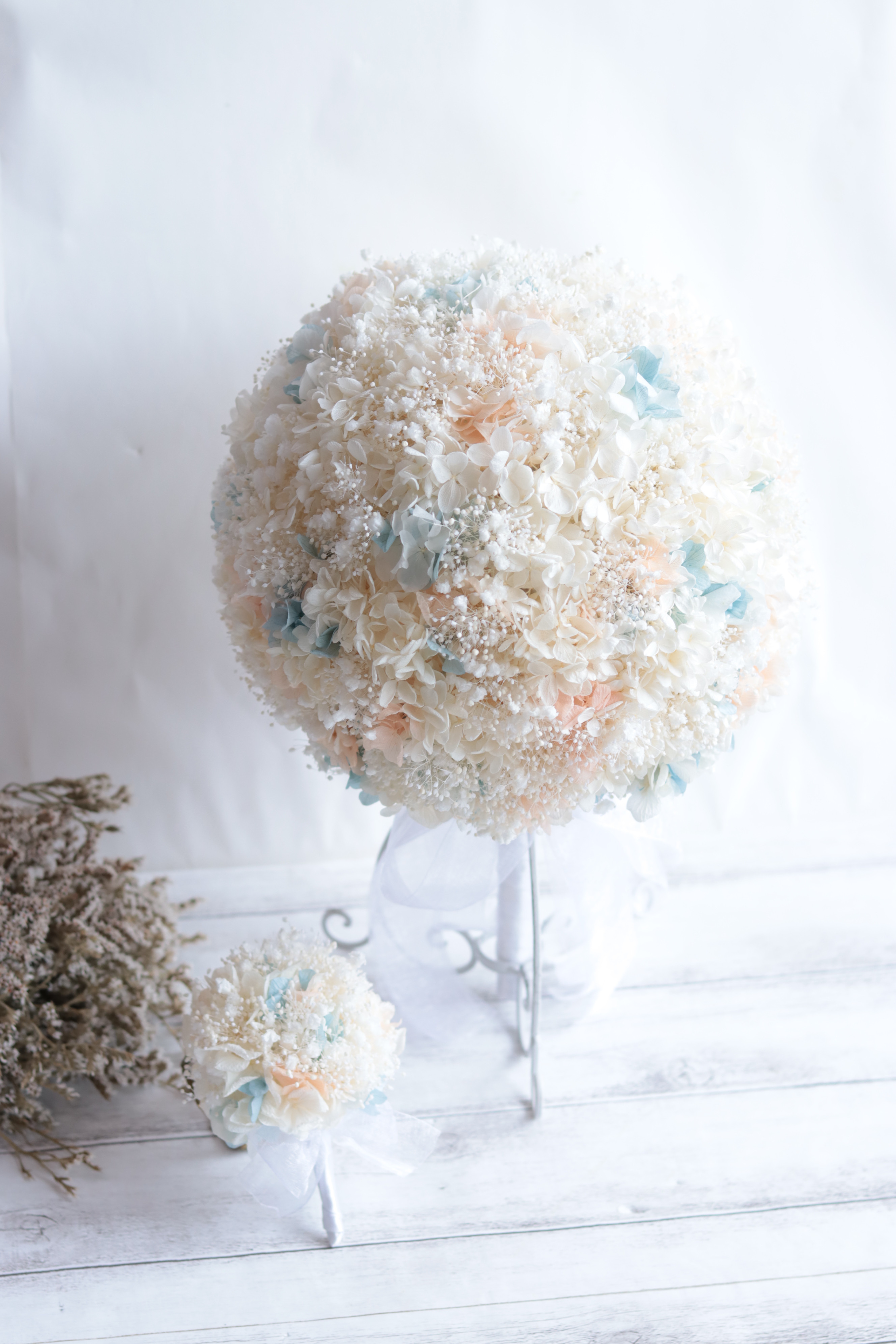 【カラーオーダー制】カスミソウ×アジサイmixのラウンドブーケ(M)＊プリザーブドフラワー