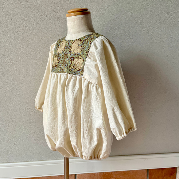 puffed sleeves romper／William Morris Pimpernel brown／ロンパース 4枚目の画像